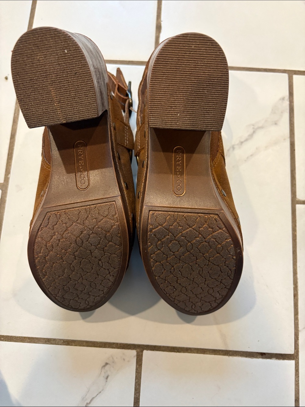 Cute! FRYE AND CO. Iselle Brown Studded Slingback Clog Heels - NWT, women size 6 - Picture 4 of 8